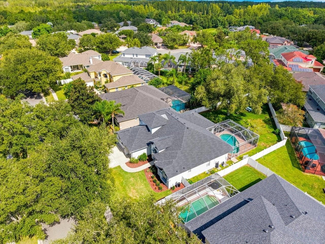 Single Family Residence at 15019 LAKE EMERALD BLVD, TAMPA, photo 2 of 37