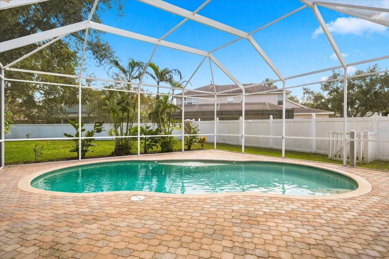 Single Family Residence at 15019 LAKE EMERALD BLVD, TAMPA, photo 4 of 37