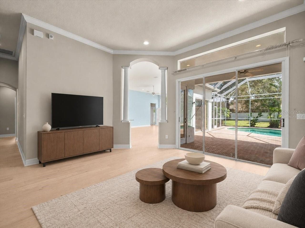 virtually staged - 15019 LAKE EMERALD BLVD, TAMPA