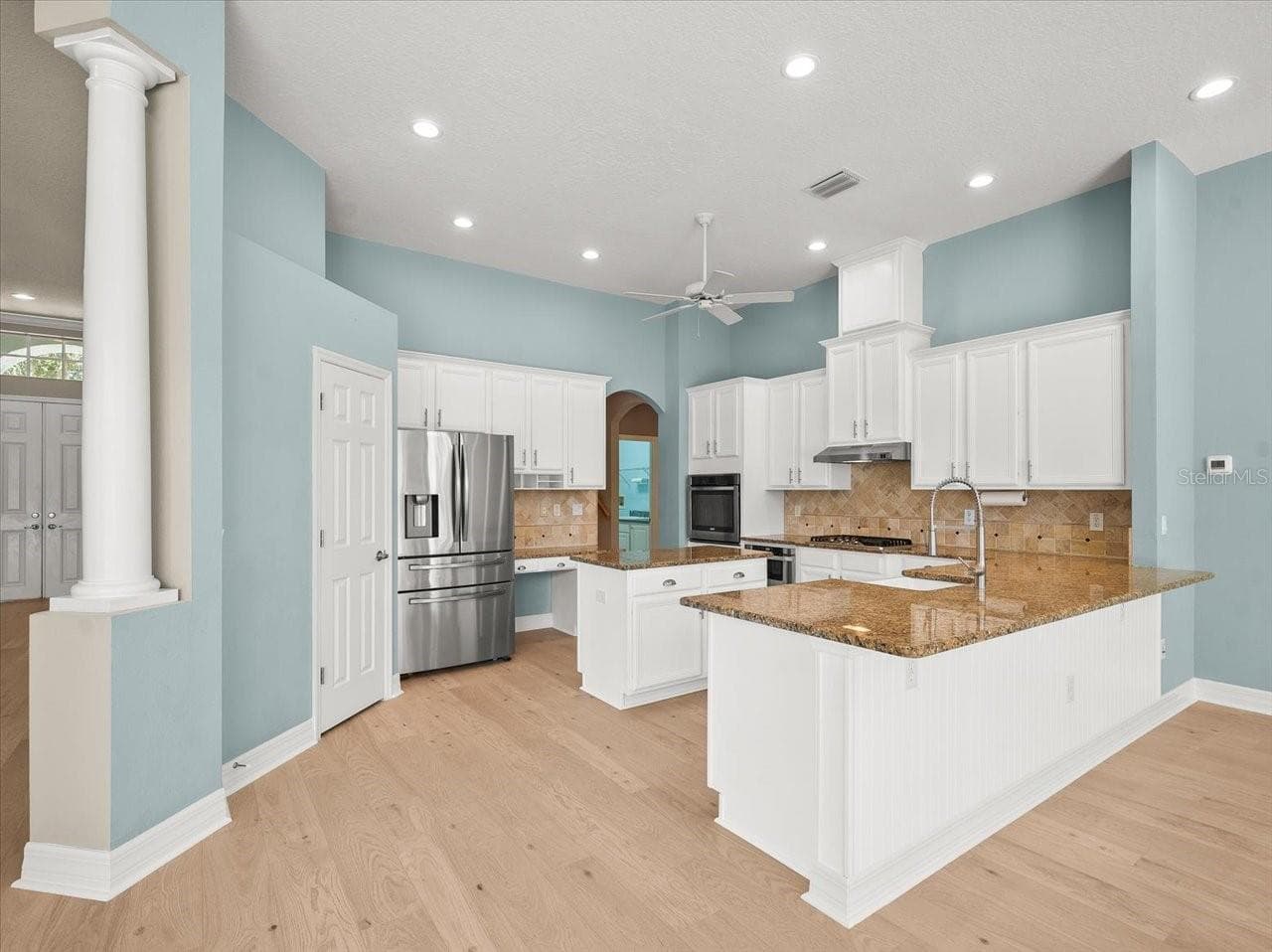 Single Family Residence at 15019 LAKE EMERALD BLVD, TAMPA, photo 17 of 37