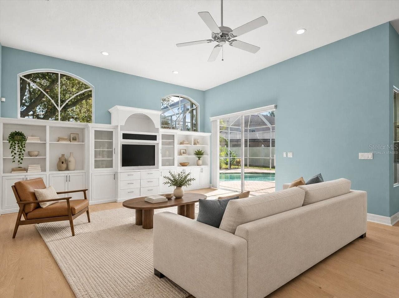 virtually staged - 15019 LAKE EMERALD BLVD, TAMPA