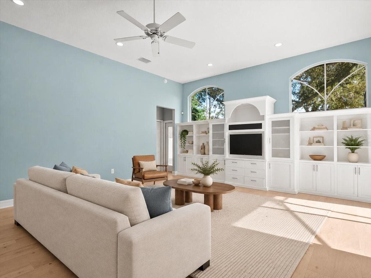 virtually staged - 15019 LAKE EMERALD BLVD, TAMPA