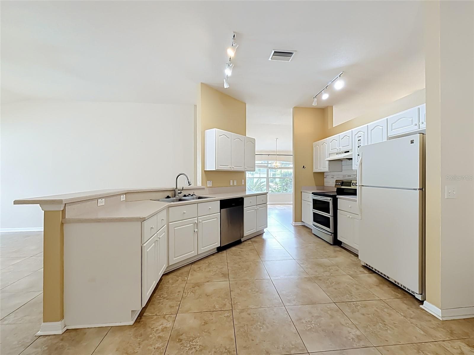 Single Family Residence at 8024 SW 62ND AVE, OCALA, photo 12 of 45