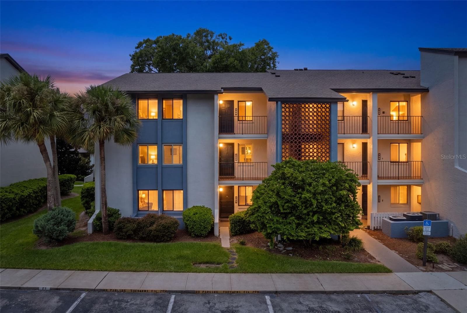11 ESCONDIDO CIR #108
