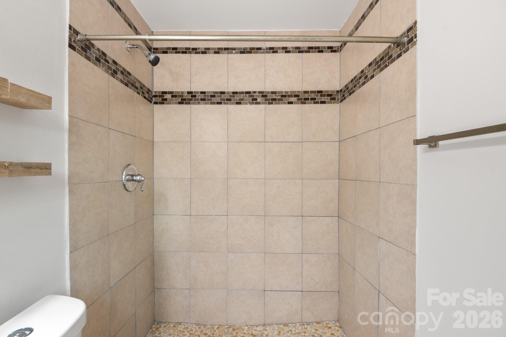 Single Family Residence at 6414 Elmwood Circle, Charlotte, photo 9 of 48
