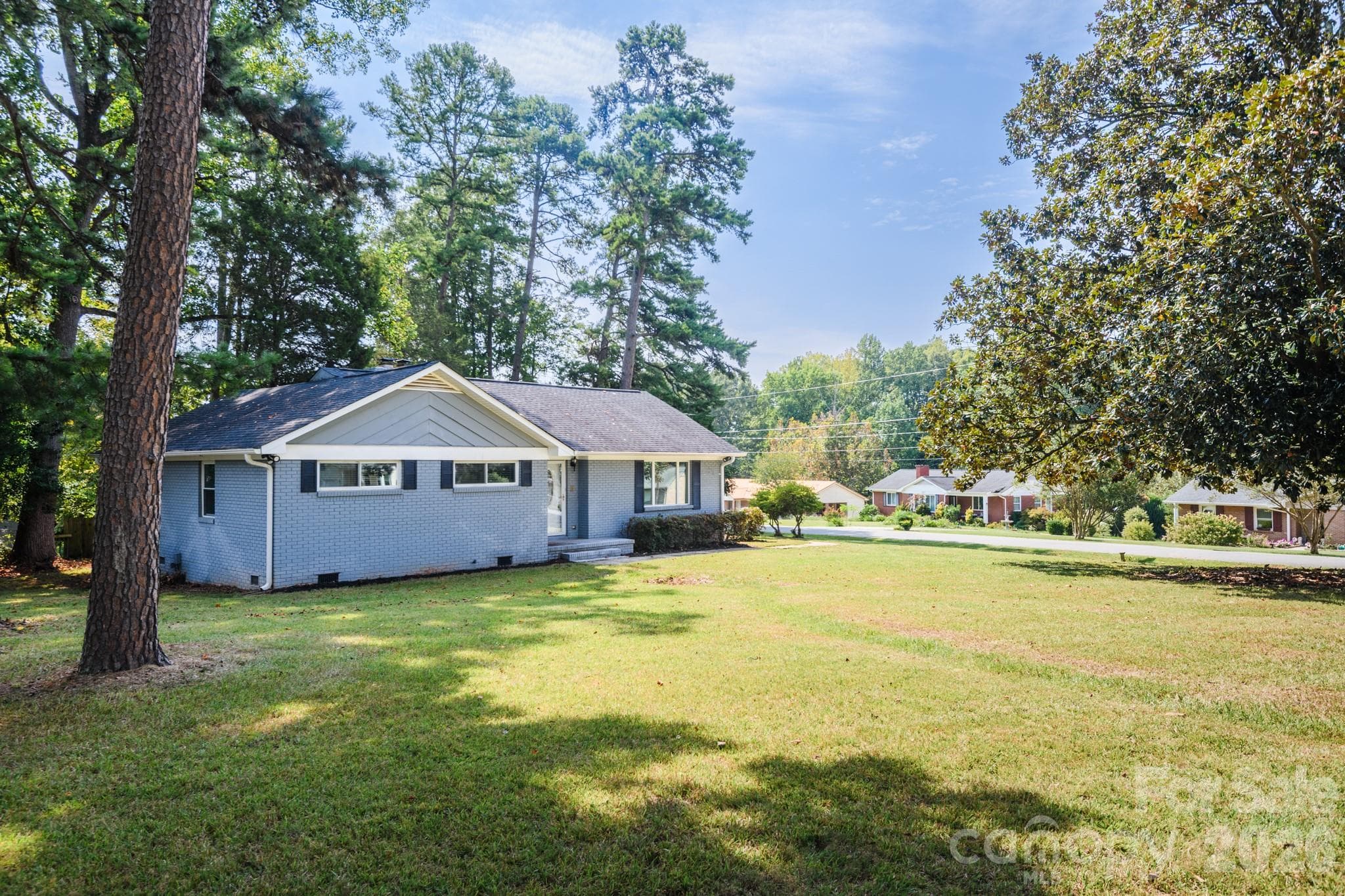 Single Family Residence at 6414 Elmwood Circle, Charlotte, photo 16 of 48