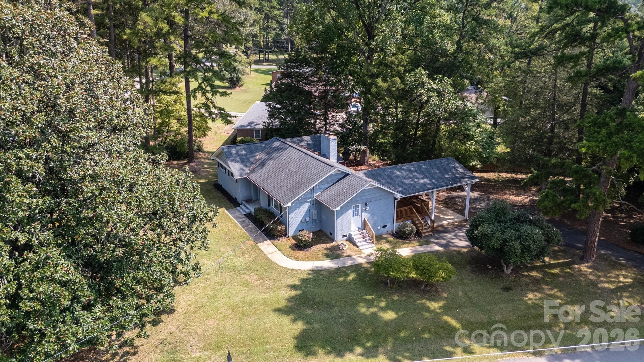 Single Family Residence at 6414 Elmwood Circle, Charlotte, photo 2 of 48