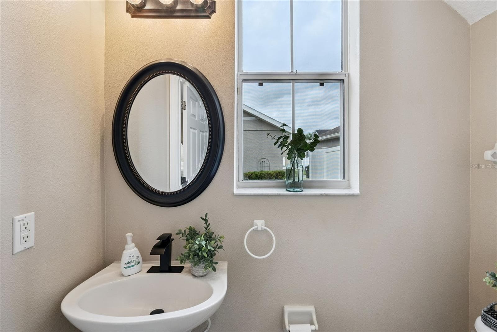 Downstiars Half Bathroom - 14559 CLARKSON DR, ORLANDO