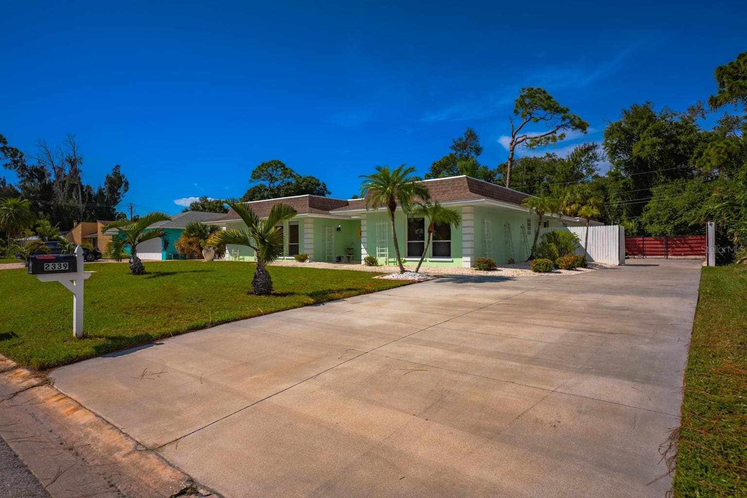 Single Family Residence at 2339 RIVERWOOD PINES DR, SARASOTA, photo 25 of 26