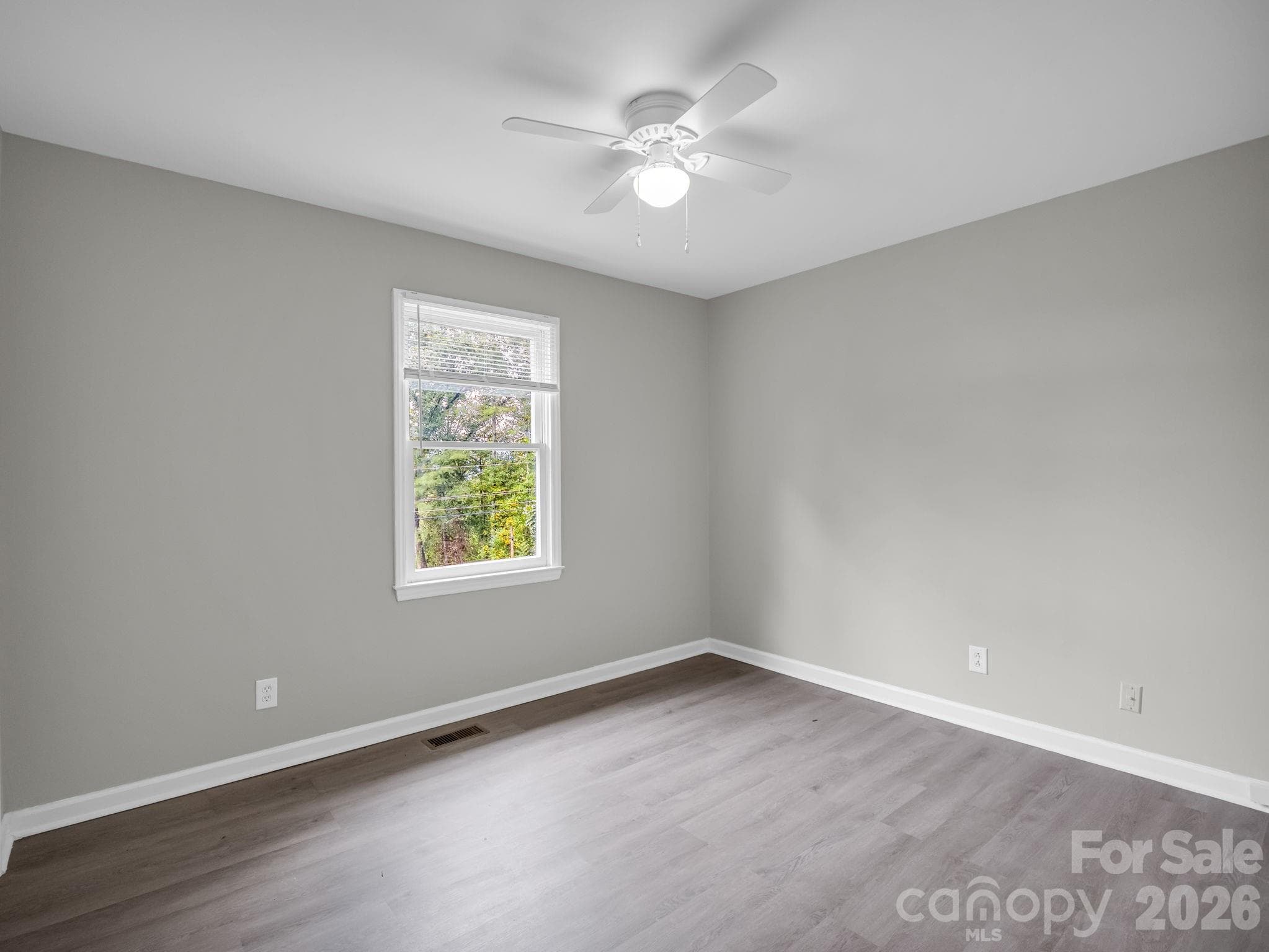 Single Family Residence at 117 Drexel Road, Hendersonville, photo 23 of 37