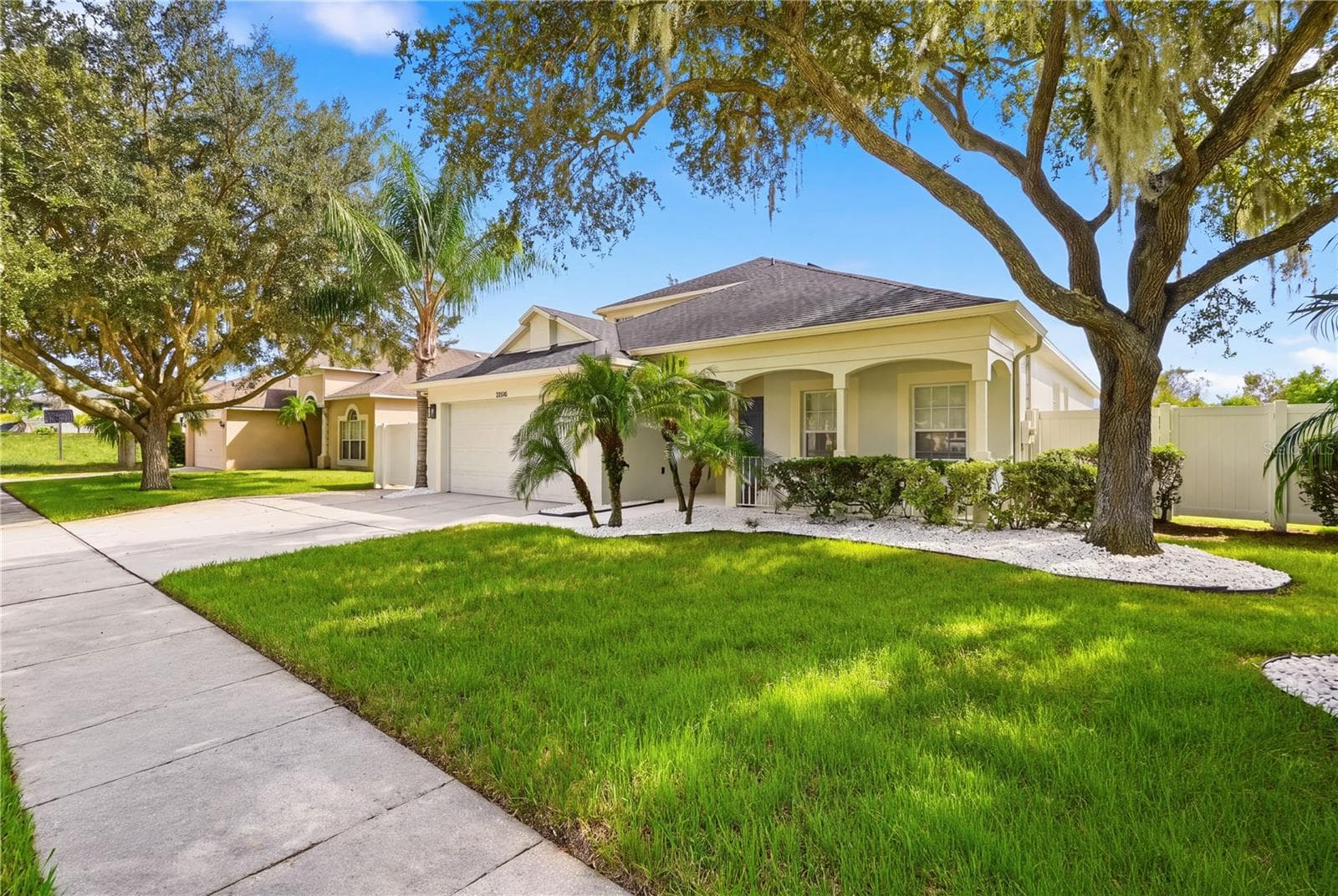 Single Family Residence at 22536 LAURELDALE DR, LUTZ, photo 2 of 43