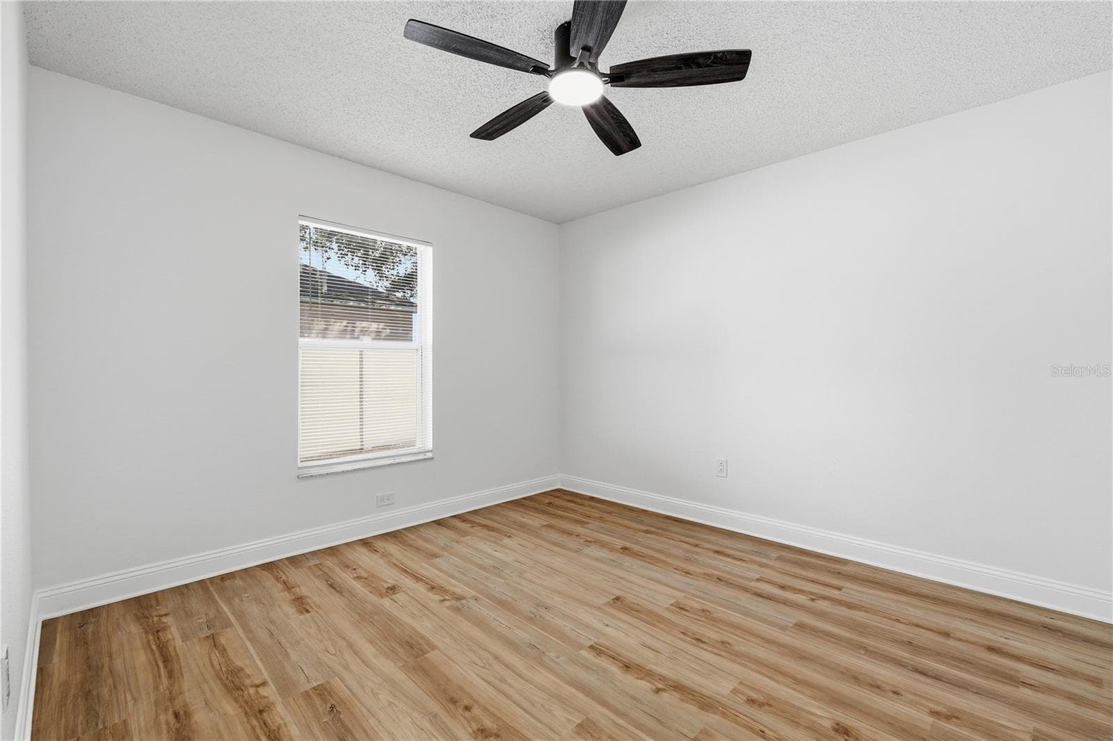Single Family Residence at 22536 LAURELDALE DR, LUTZ, photo 20 of 43