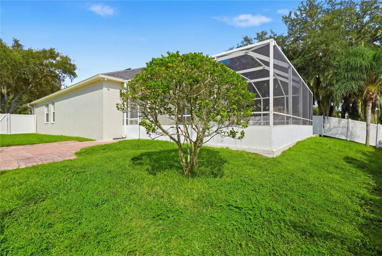 Single Family Residence at 22536 LAURELDALE DR, LUTZ, photo 30 of 43