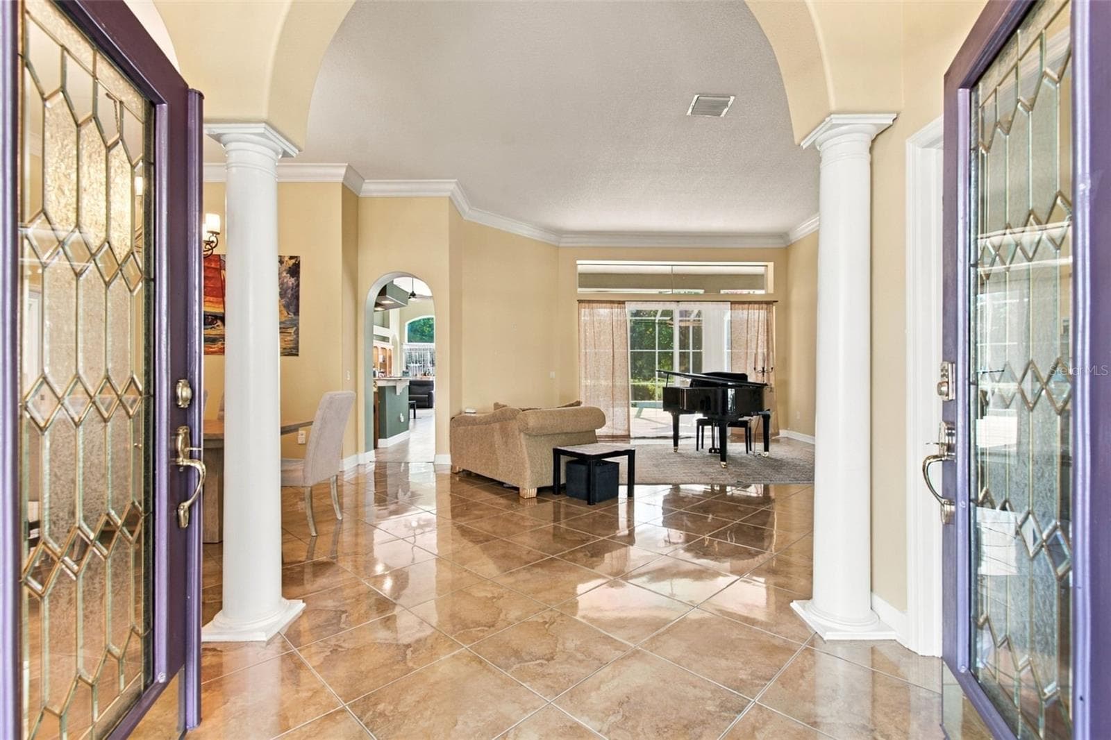 Double Door Grande Foyer Entryway - 18115 EMERALD BAY ST, TAMPA