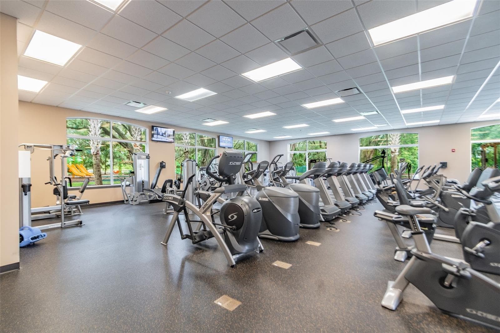 Fitness Center - Heritage Isles - 18115 EMERALD BAY ST, TAMPA