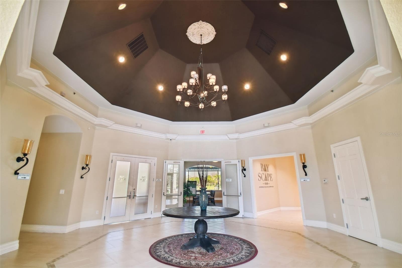 Heritage Isles Clubhouse - 18115 EMERALD BAY ST, TAMPA