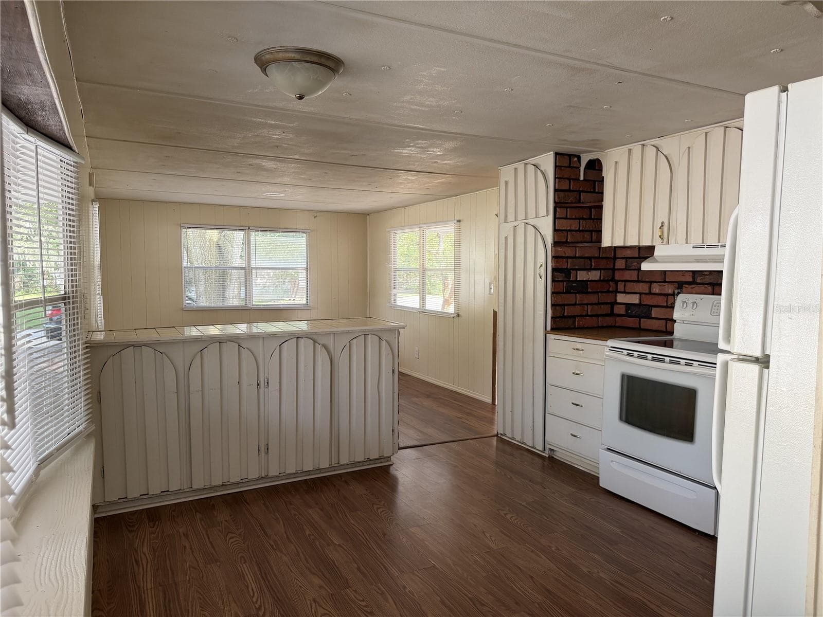 Mobile Home at 36441 WEST DR, FRUITLAND PARK, photo 3 of 24