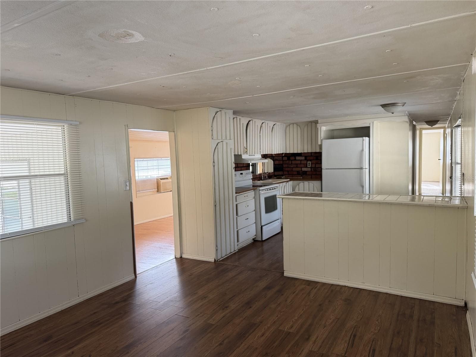Mobile Home at 36441 WEST DR, FRUITLAND PARK, photo 4 of 24