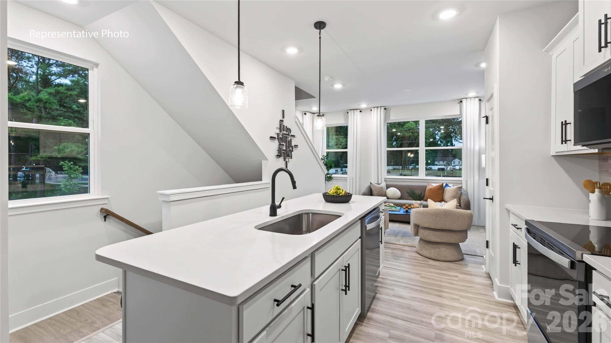 Townhouse at 521 Annagh Drive, Charlotte, photo 5 of 26
