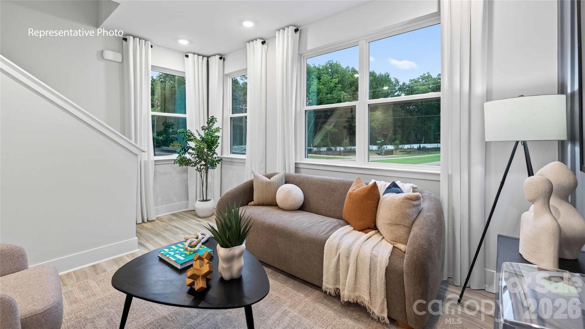 Townhouse at 521 Annagh Drive, Charlotte, photo 9 of 26