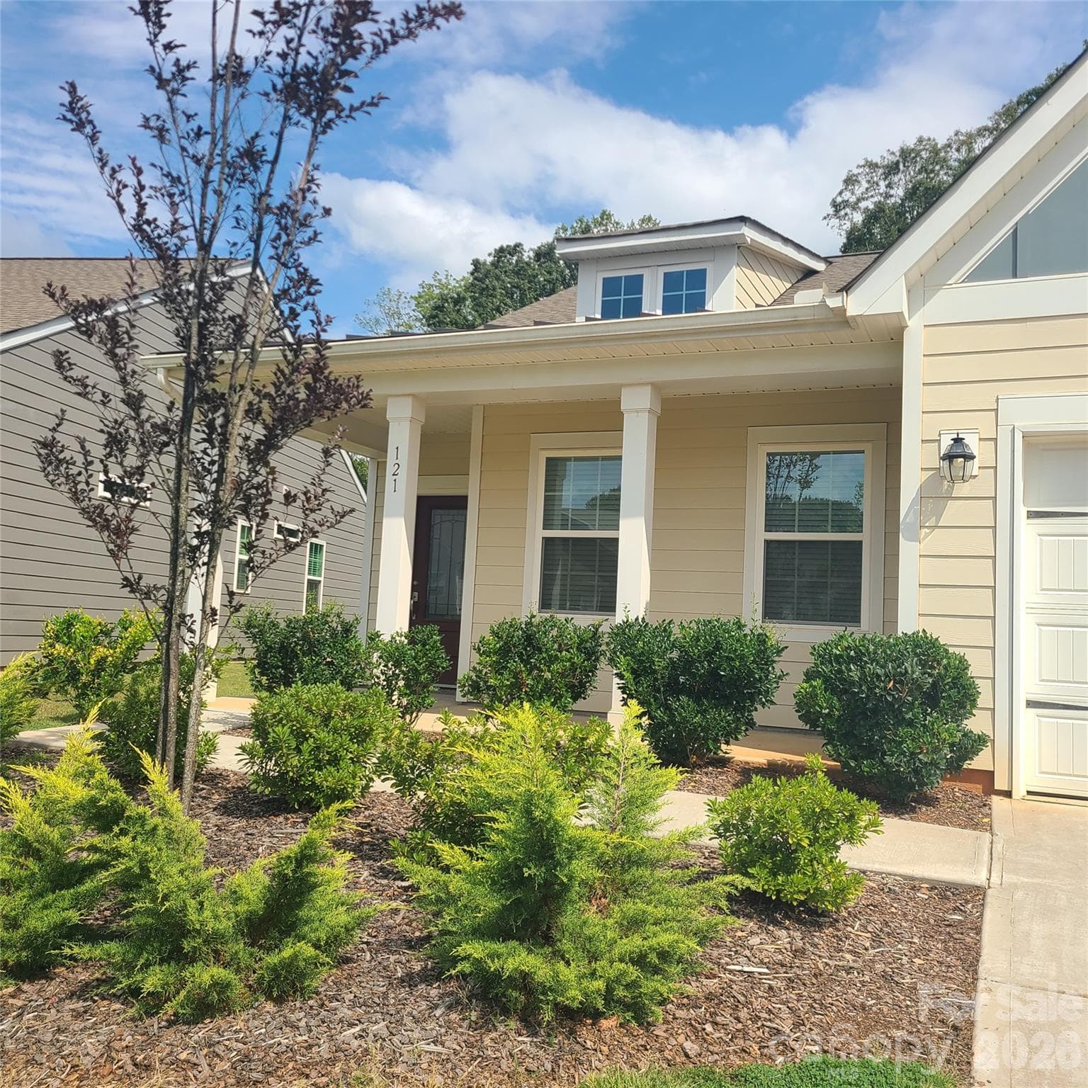 Covered front porch - 121 Olive Tea Lane, Statesville