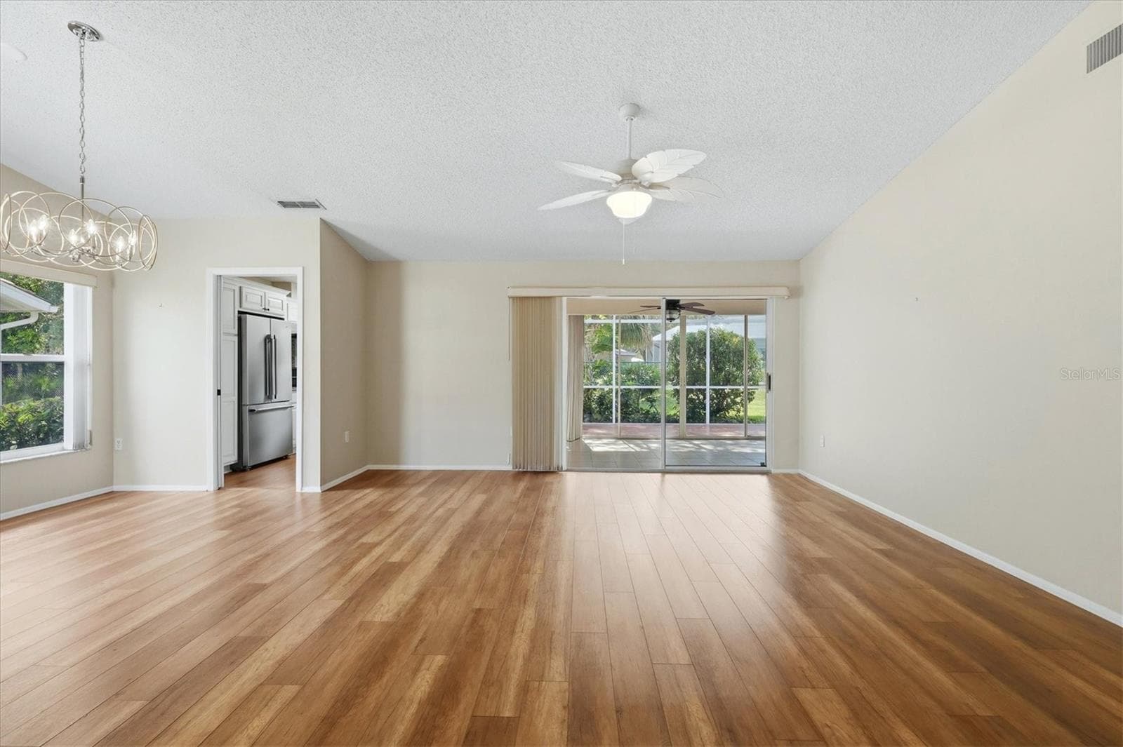 Tall Ceilings - 5837 GARDEN LAKES DR, BRADENTON