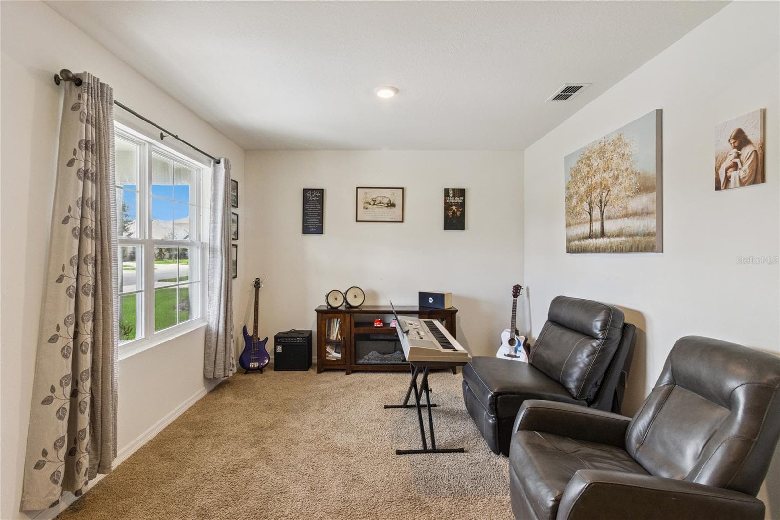 Single Family Residence at 3625 DIVING DOVE LN, BARTOW, photo 7 of 54