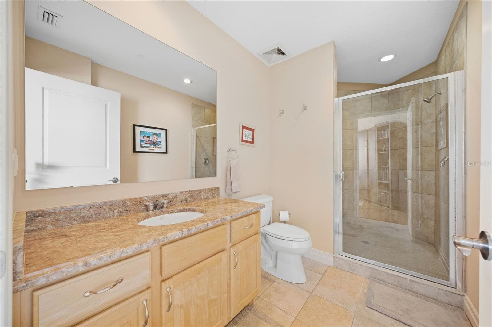 Secondary Bedroom Ensuite - 1209 E CUMBERLAND AVE #2005, TAMPA