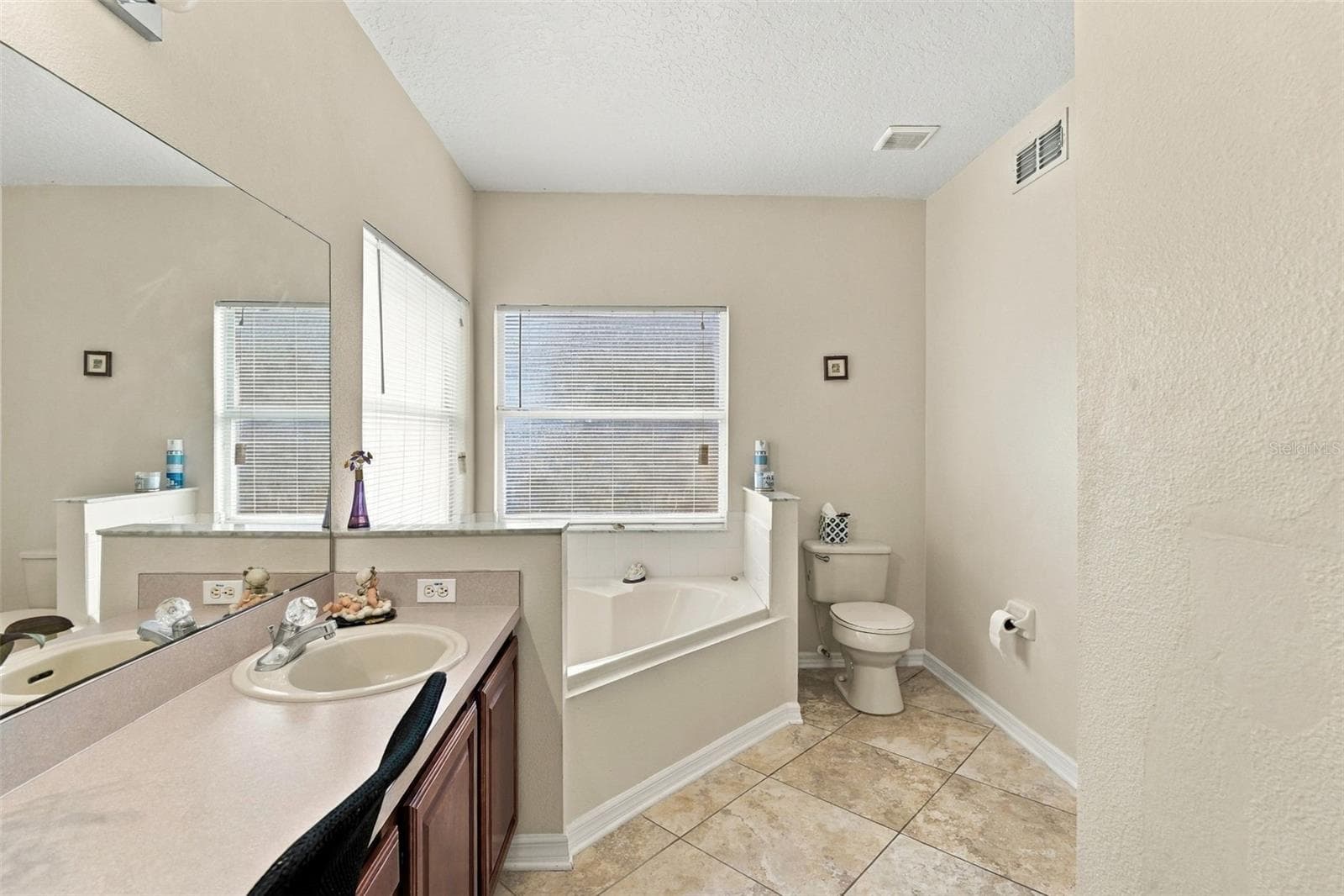Primary Tub Floor1 - 1158 LIBERTY HALL DR, KISSIMMEE