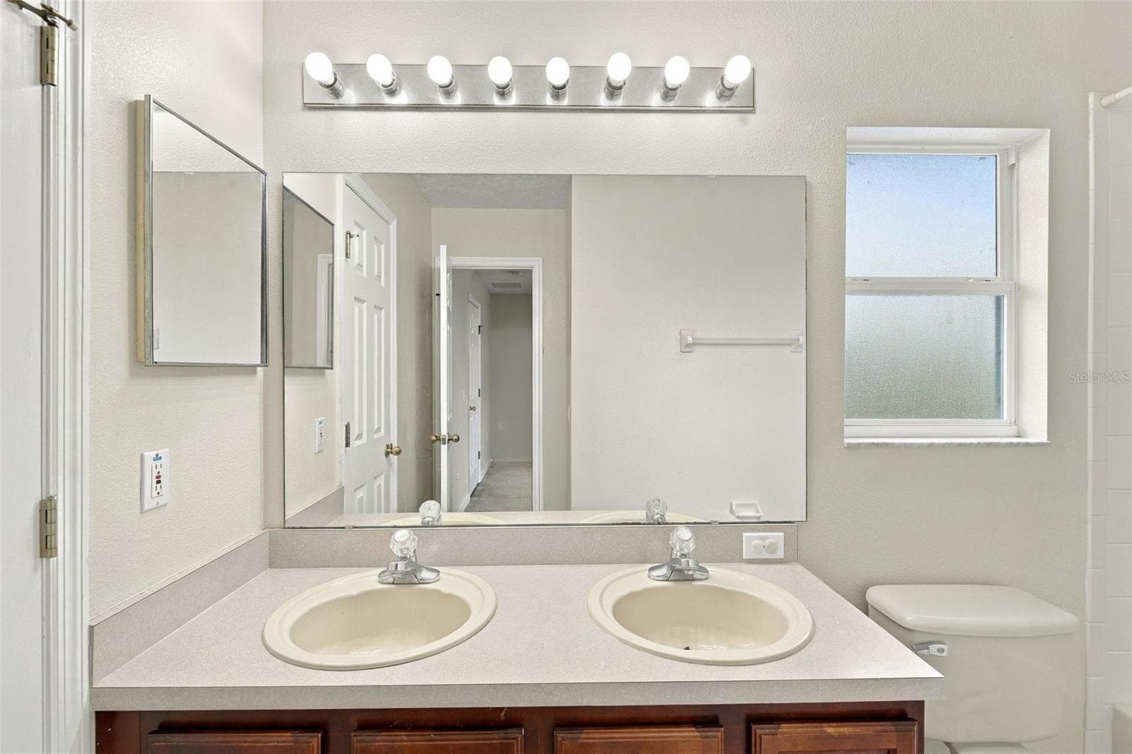 Jack and Jill Bath Floor2 - 1158 LIBERTY HALL DR, KISSIMMEE