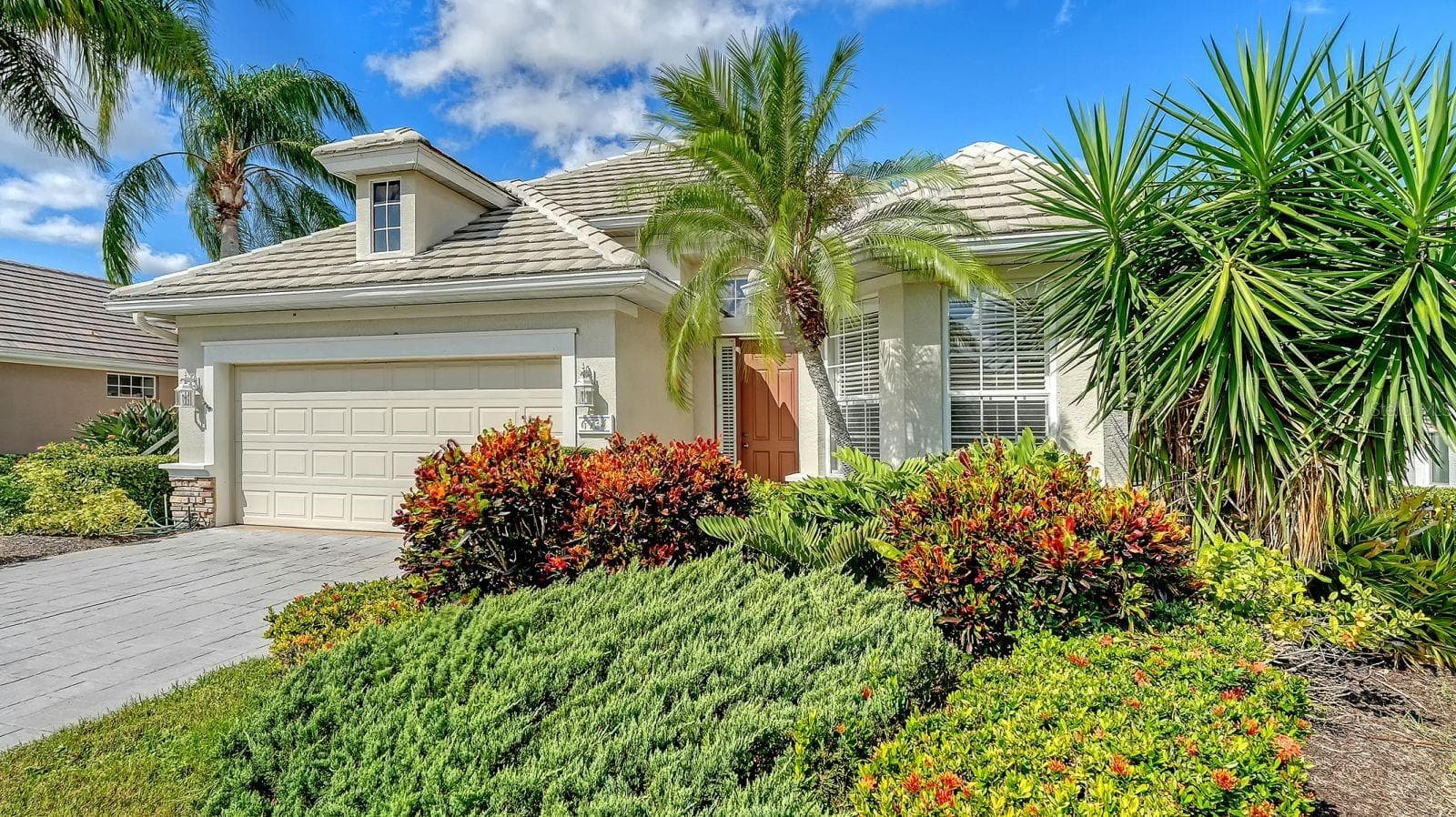Single Family Residence at 6734 PEBBLE BEACH WAY, LAKEWOOD RANCH, photo 5 of 51