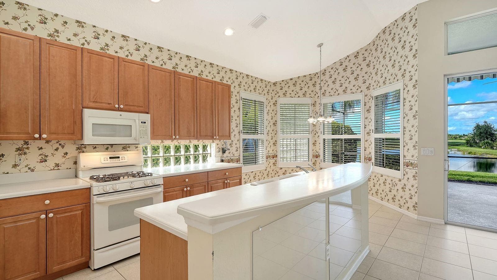 Single Family Residence at 6734 PEBBLE BEACH WAY, LAKEWOOD RANCH, photo 12 of 51