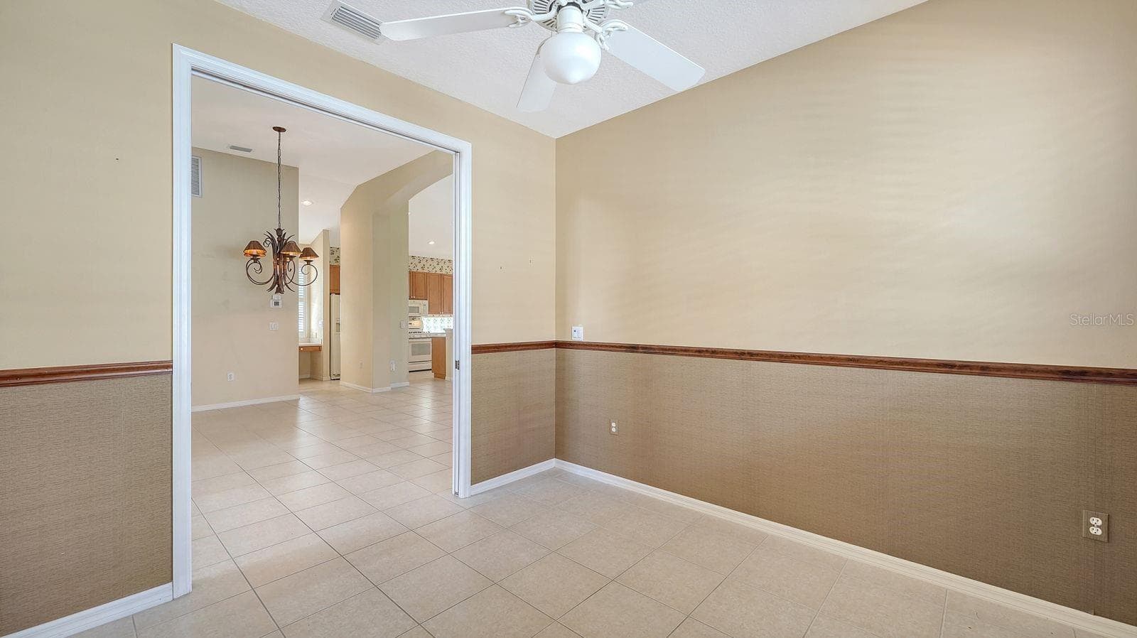 Single Family Residence at 6734 PEBBLE BEACH WAY, LAKEWOOD RANCH, photo 19 of 51