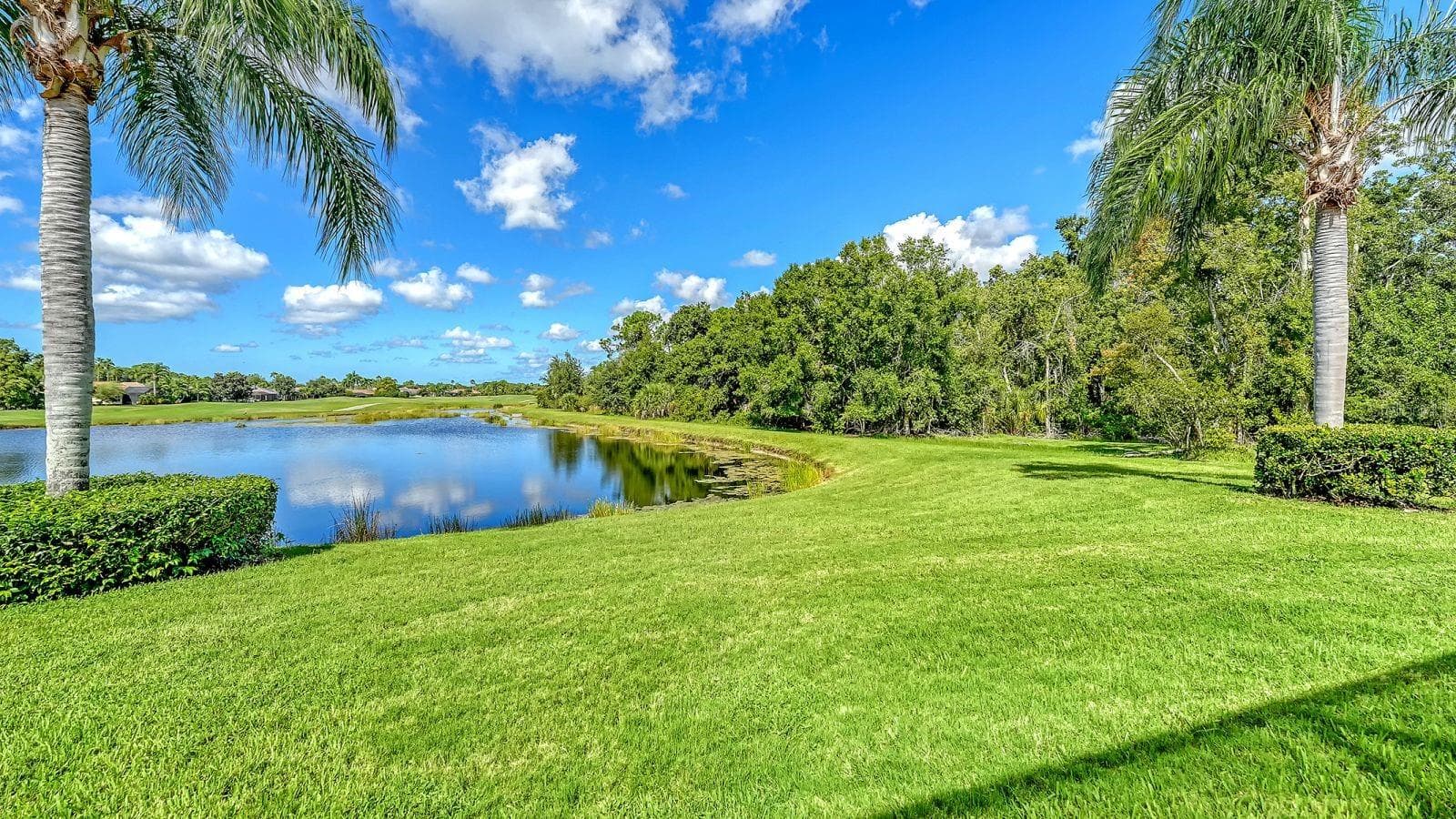 Single Family Residence at 6734 PEBBLE BEACH WAY, LAKEWOOD RANCH, photo 35 of 51