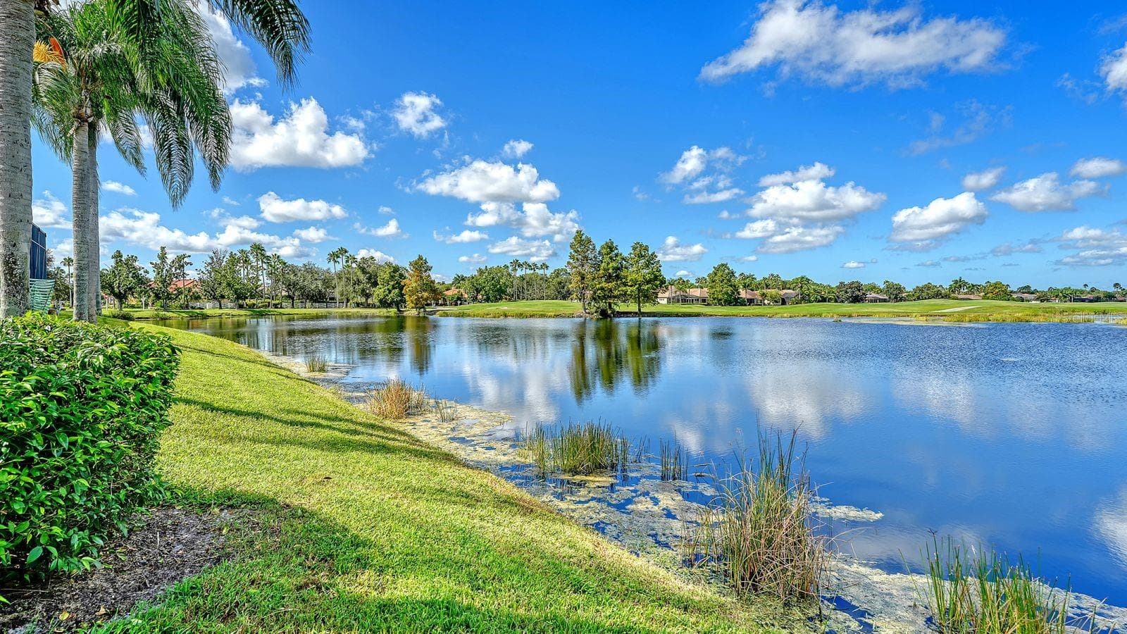 Single Family Residence at 6734 PEBBLE BEACH WAY, LAKEWOOD RANCH, photo 36 of 51