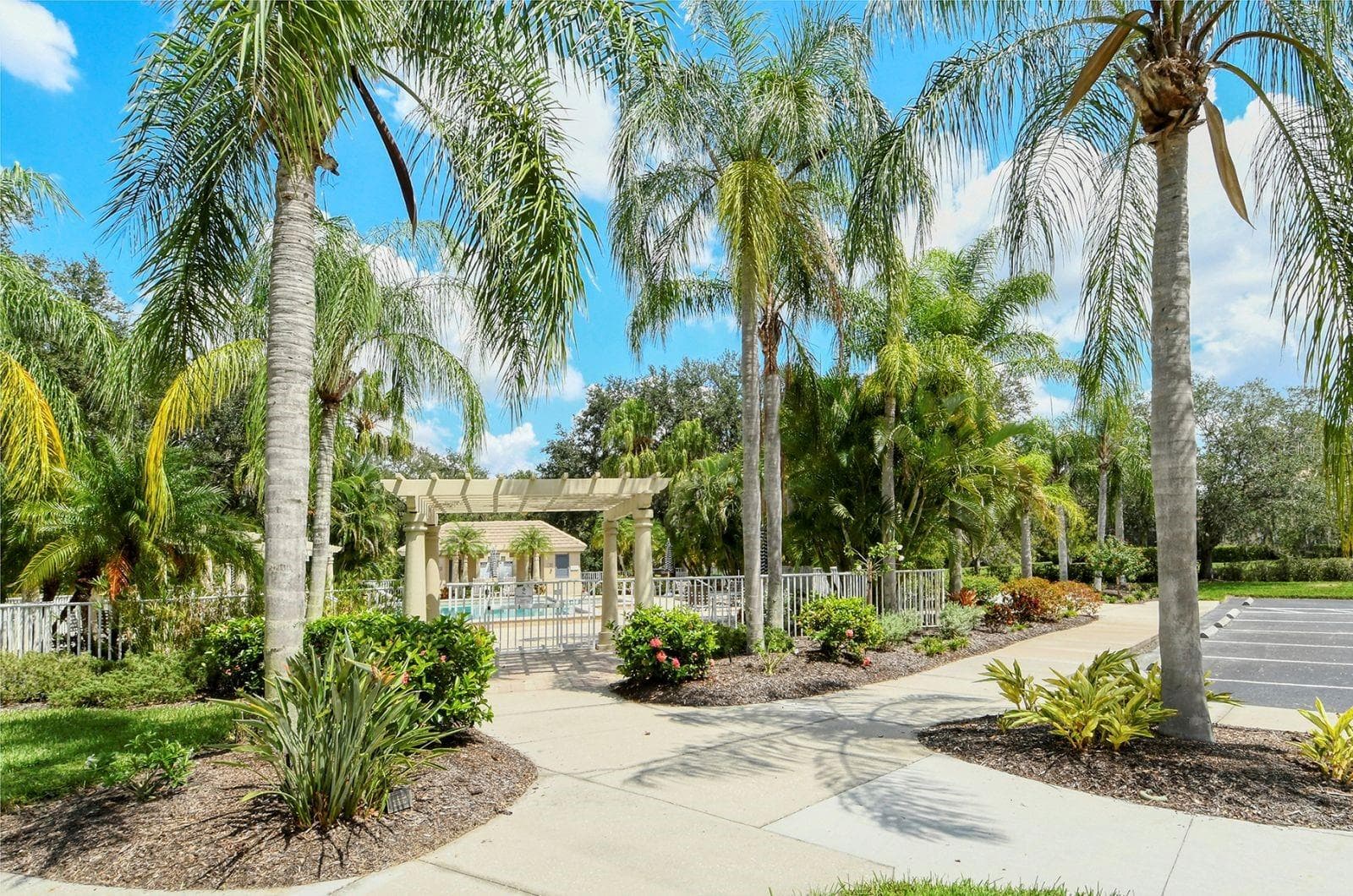 Single Family Residence at 6734 PEBBLE BEACH WAY, LAKEWOOD RANCH, photo 40 of 51