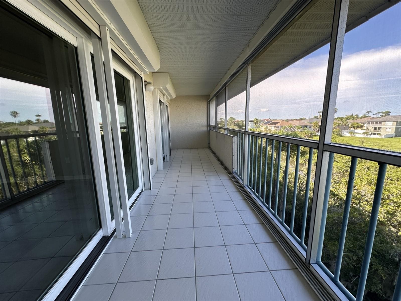 Lanai - 5537 SEA FOREST DR #304, NEW PORT RICHEY