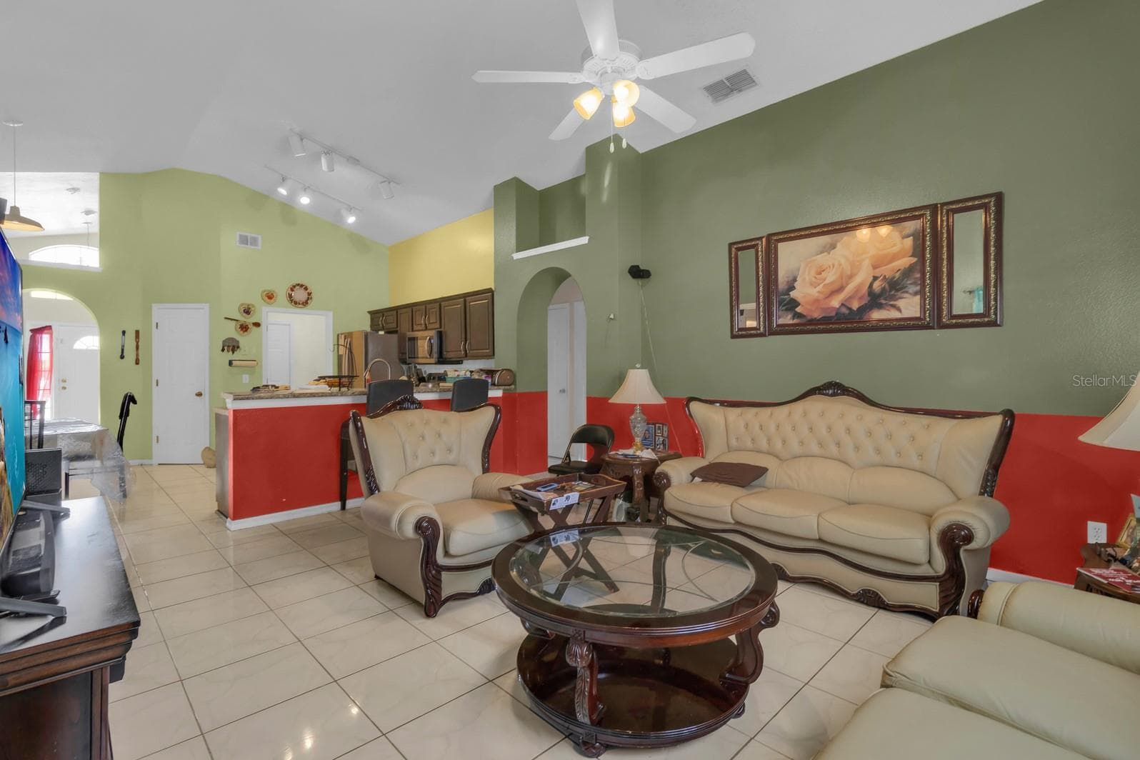 Family Room / Kitchen Combo - 2300 FINWICK CT, KISSIMMEE