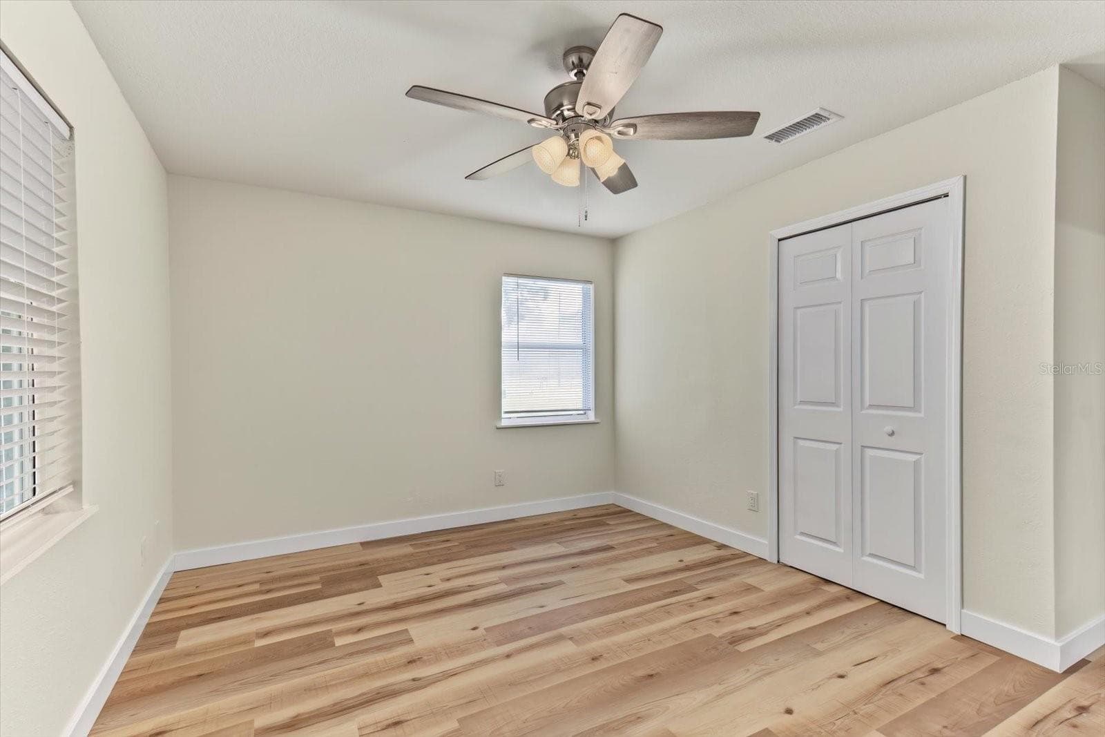Single Family Residence at 219 CUMMINGS ST, OAK HILL, photo 27 of 35
