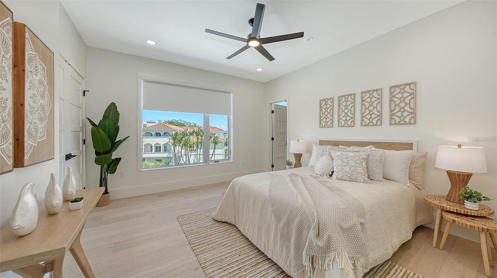 Guest bedroom - 8800 MIDNIGHT PASS RD, SARASOTA