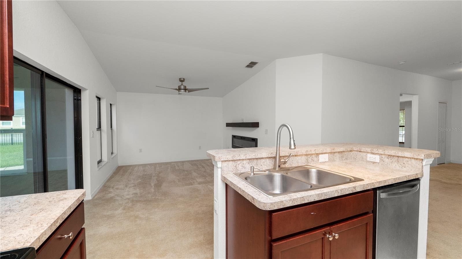 Single Family Residence at 524 CENTRAL RIDGE LN, FROSTPROOF, photo 8 of 65