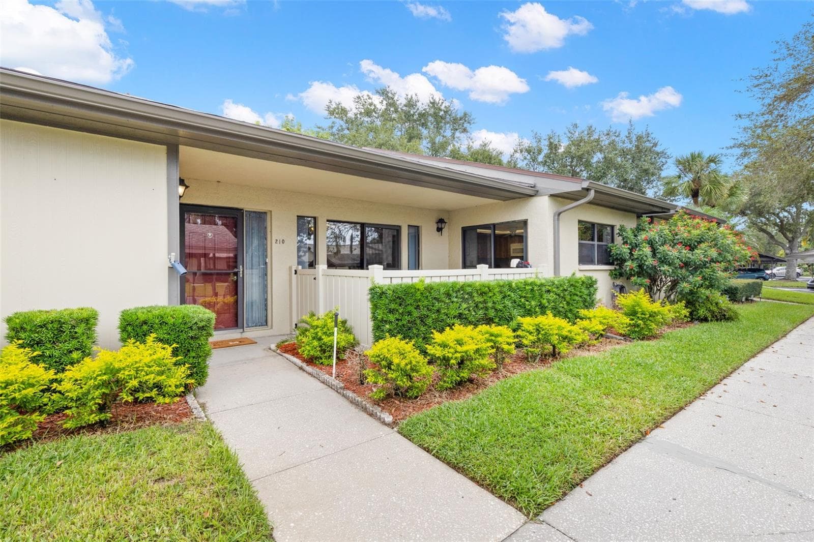 210 GRETCHEN CT