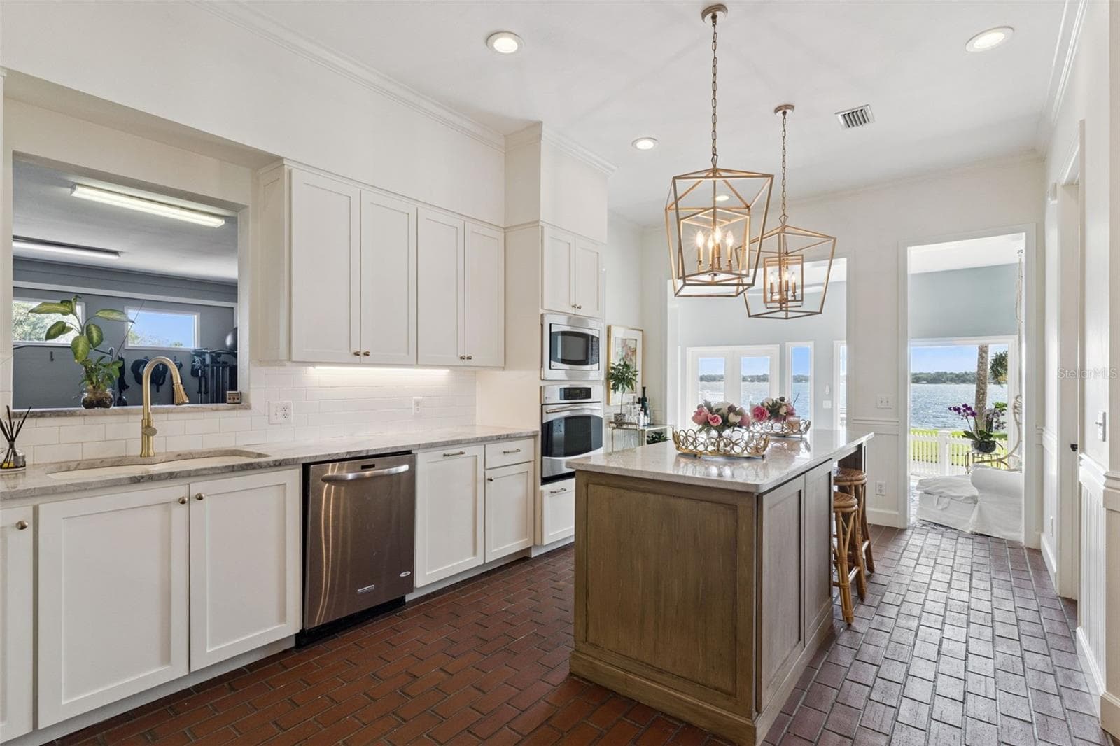 Single Family Residence at 637 LAKE HARBOR CIR, ORLANDO, photo 13 of 37