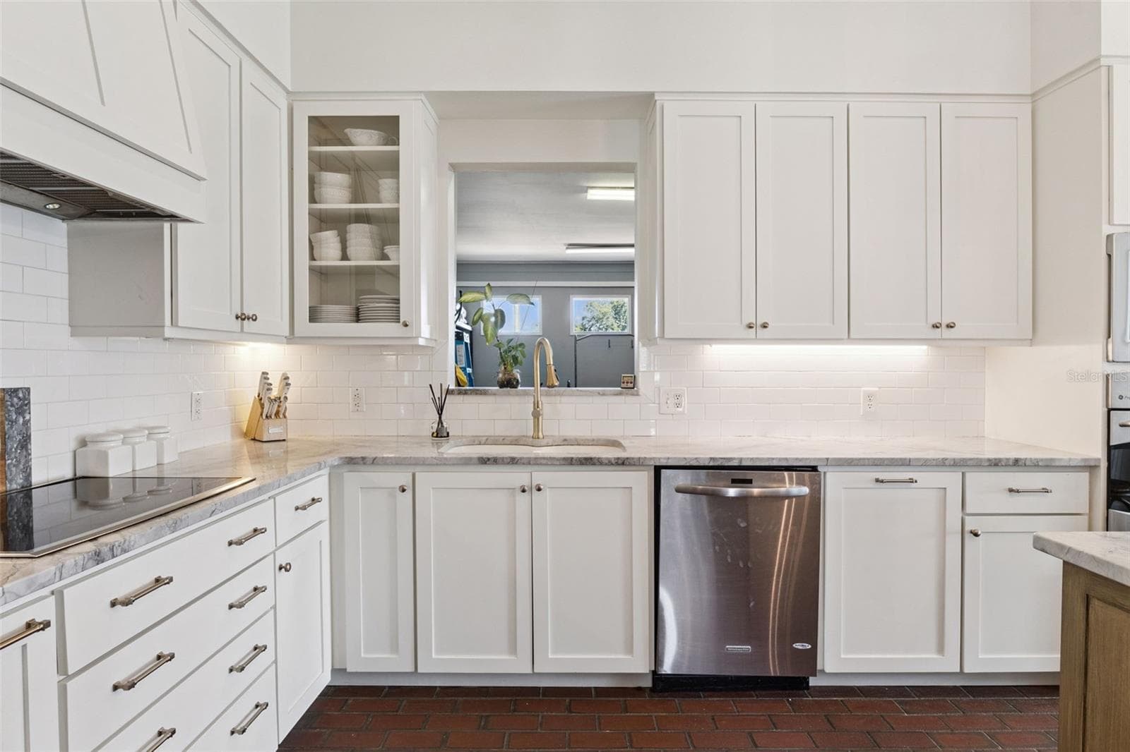 Single Family Residence at 637 LAKE HARBOR CIR, ORLANDO, photo 14 of 37
