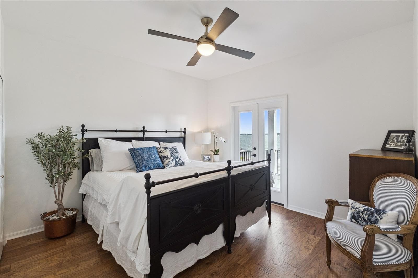 Single Family Residence at 637 LAKE HARBOR CIR, ORLANDO, photo 18 of 37