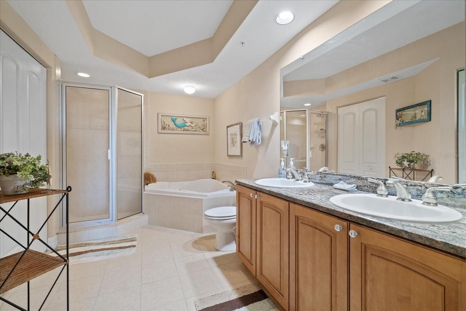 dual vanities in primary bathroom - 4516 SEAGULL DR #507, NEW PORT RICHEY