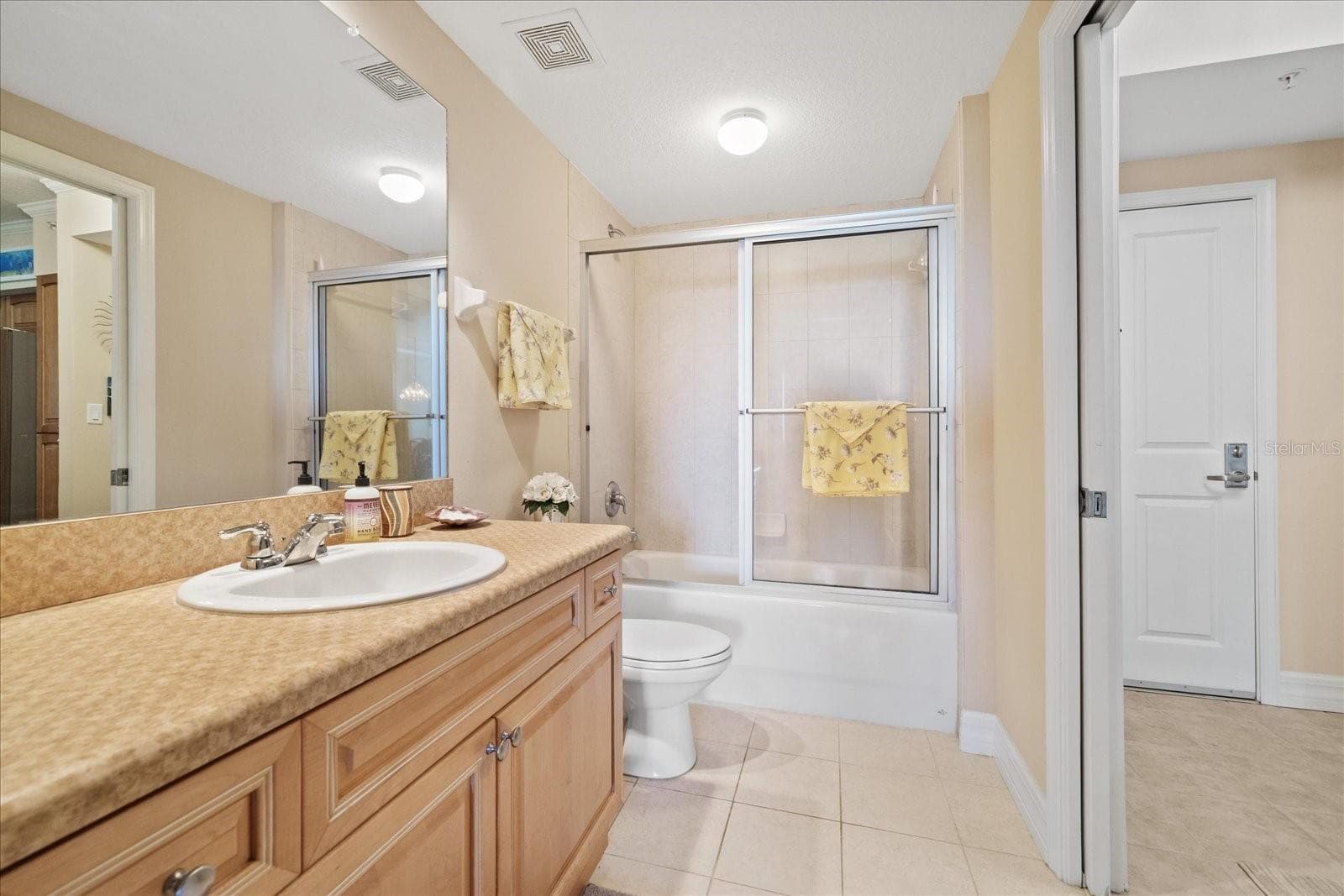 2nd bathroom with tub/shower - 4516 SEAGULL DR #507, NEW PORT RICHEY