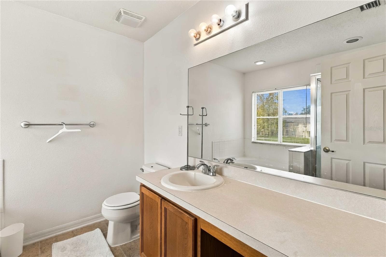 Townhouse at 10810 JOHANNA AVE, RIVERVIEW, photo 11 of 25