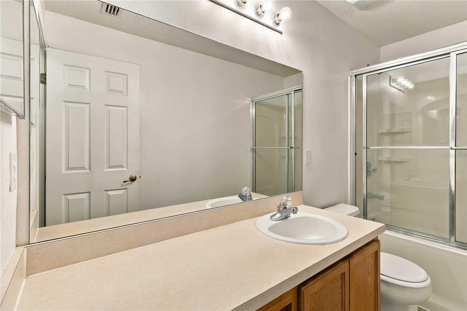 Townhouse at 10810 JOHANNA AVE, RIVERVIEW, photo 14 of 25