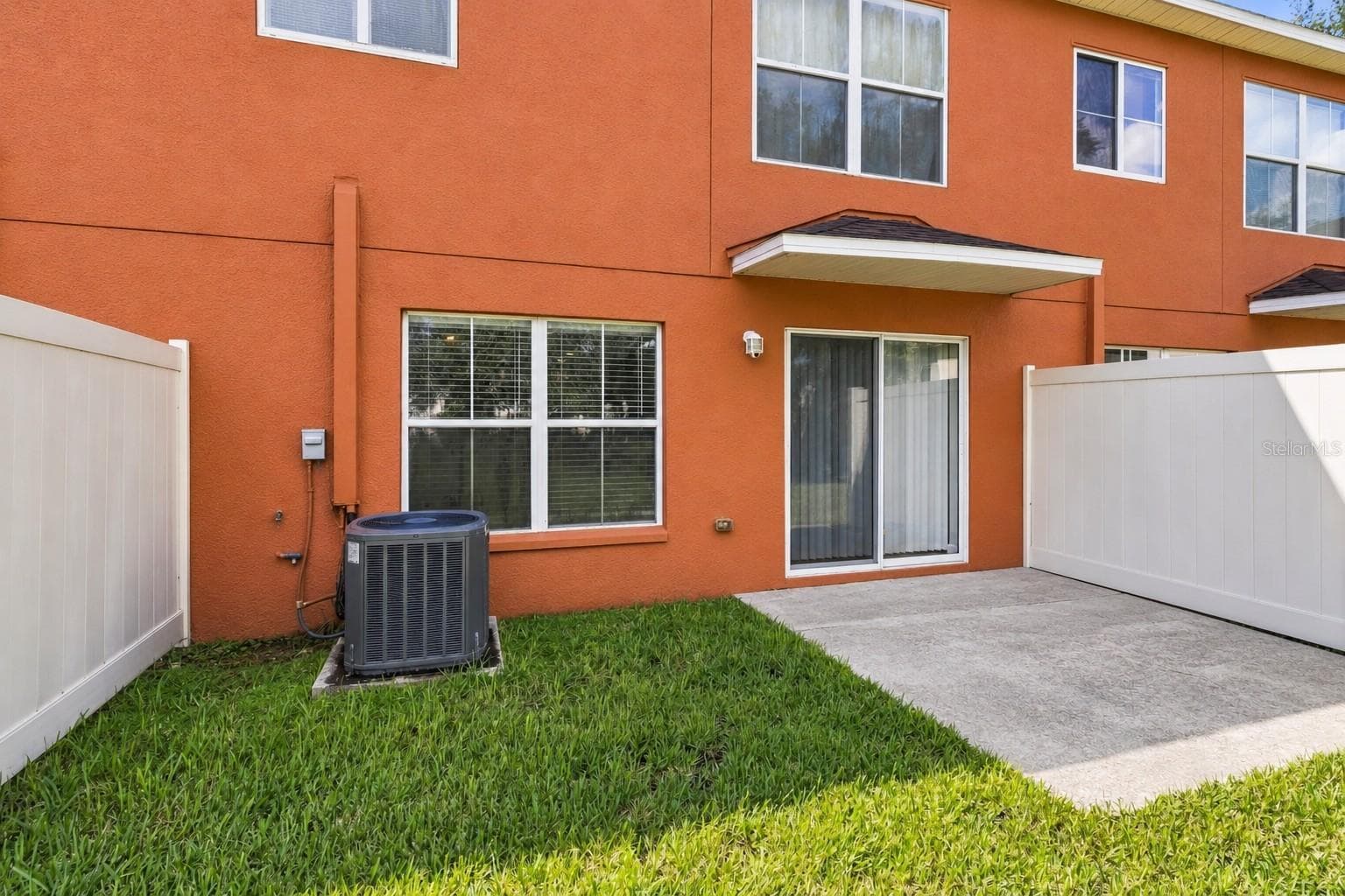 Townhouse at 10810 JOHANNA AVE, RIVERVIEW, photo 17 of 25